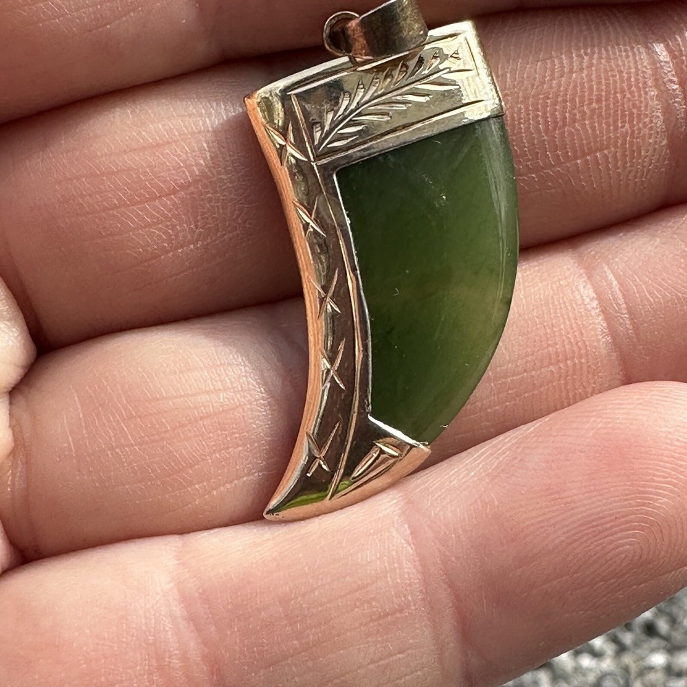 Sterling Vermeil Pendant with Nephrite Jade in a Claw‎ Design Gold